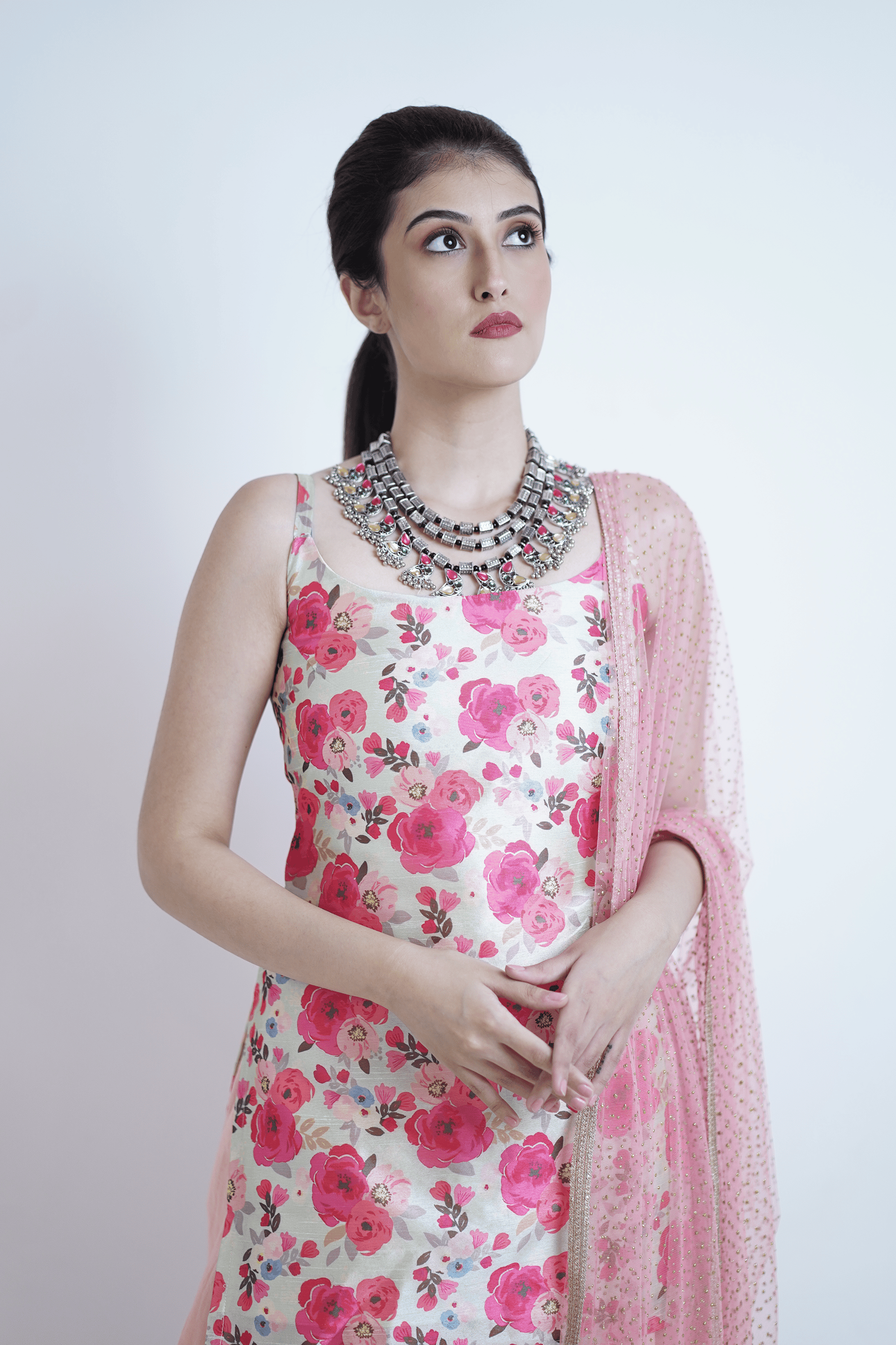 floral printed sleeveless kurta in blush pink
