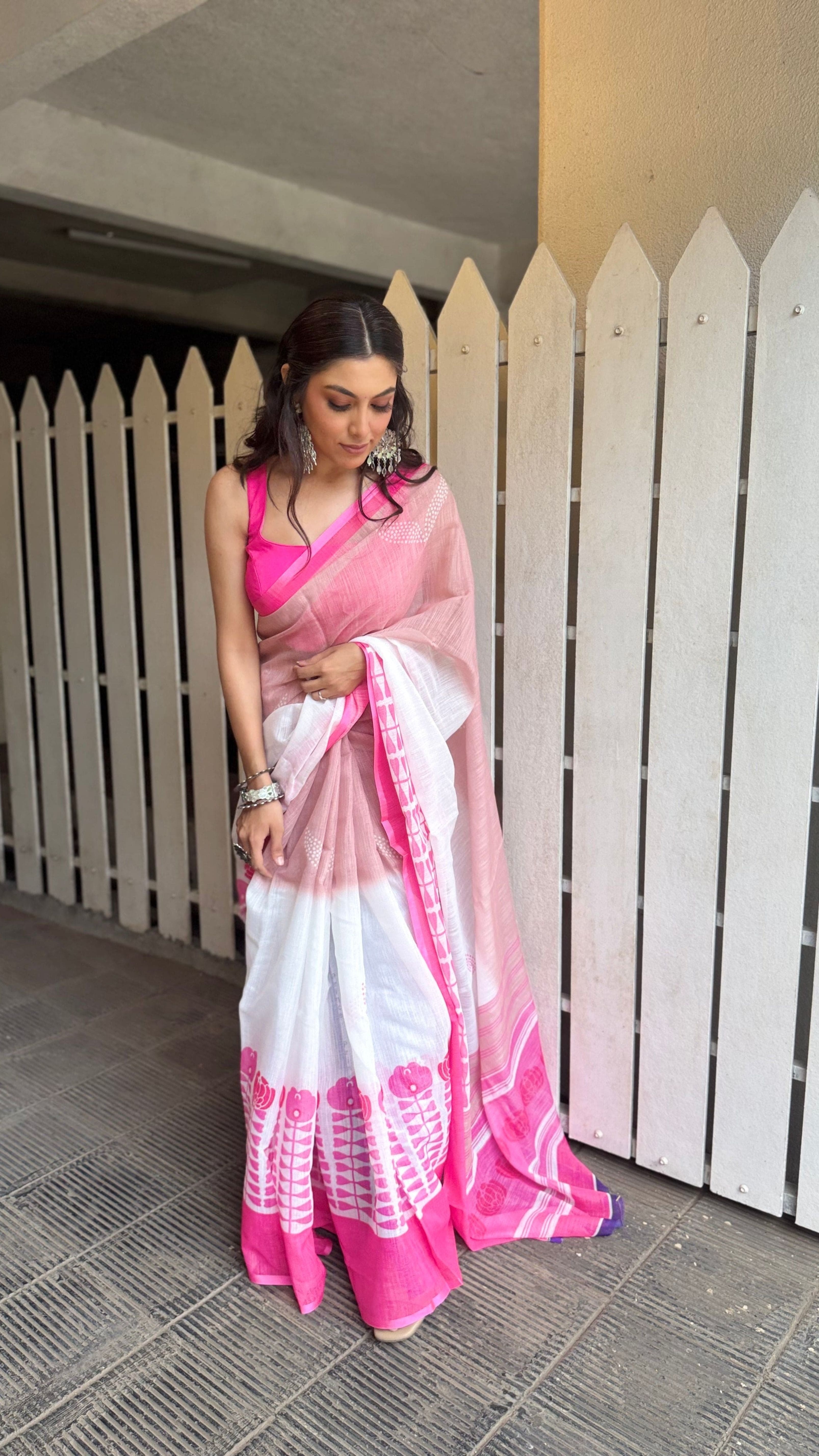 Pink & White Cotton Saree for Daily Wear – Floral Design