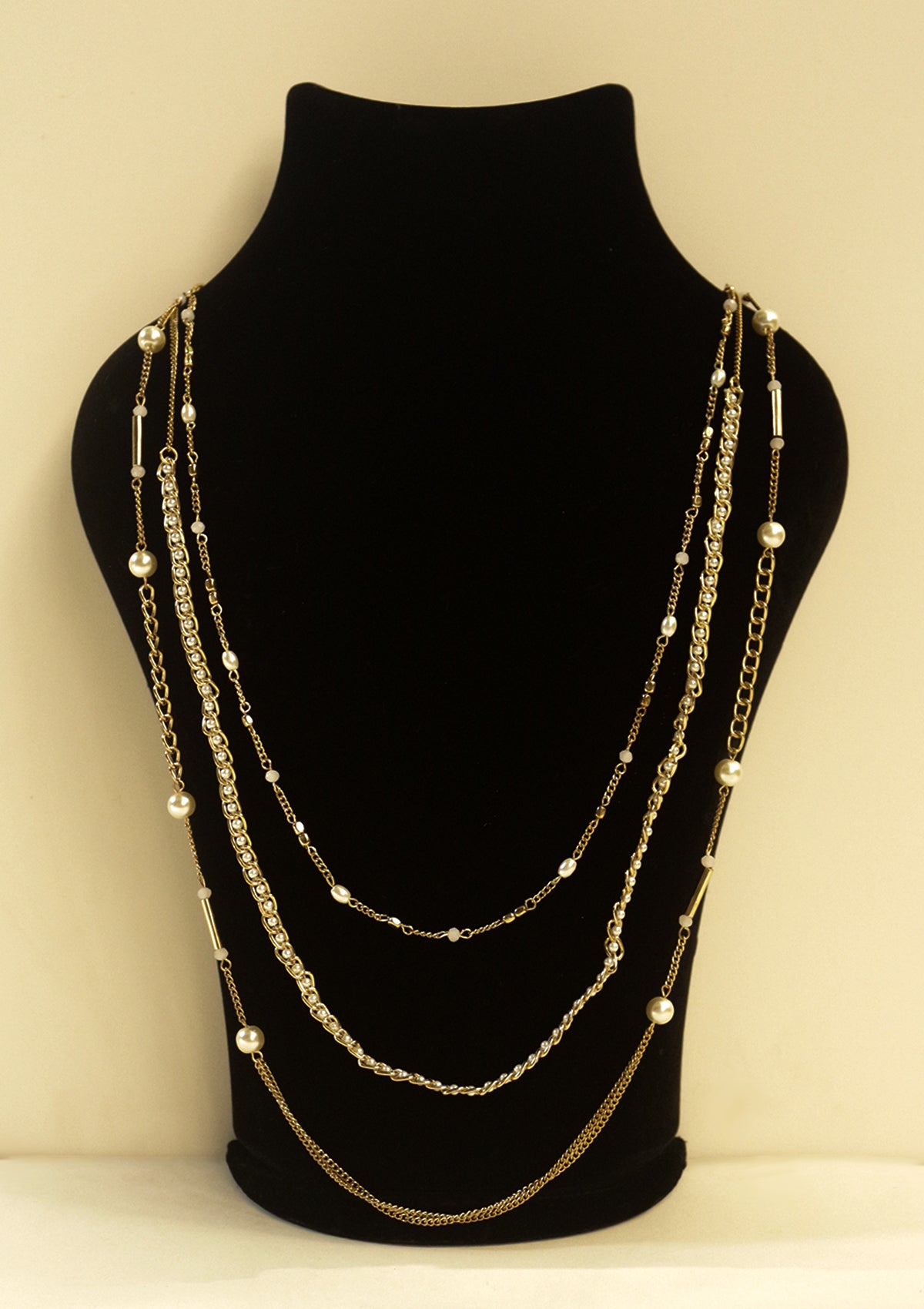 Pearl beaded multilayered necklace
