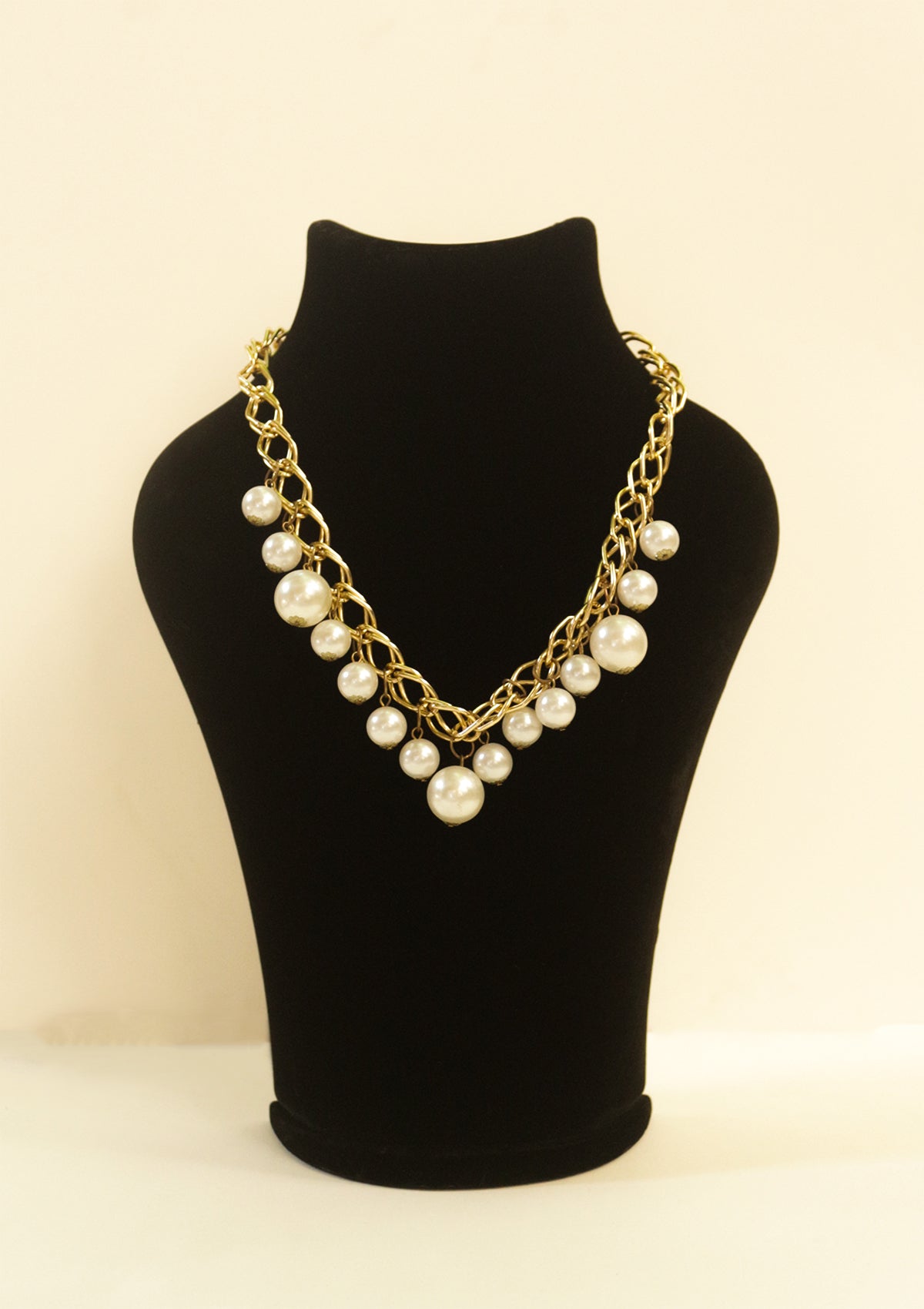 Baubles necklace