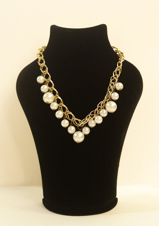 Baubles necklace