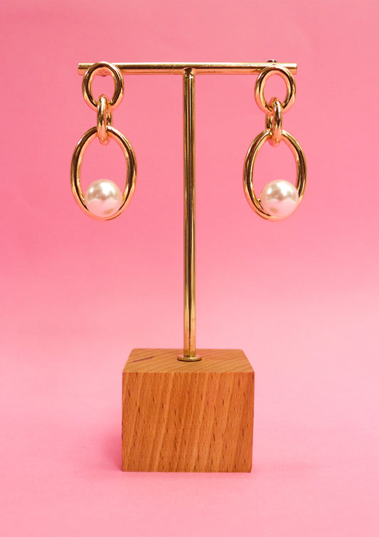 Oval hoop earrings